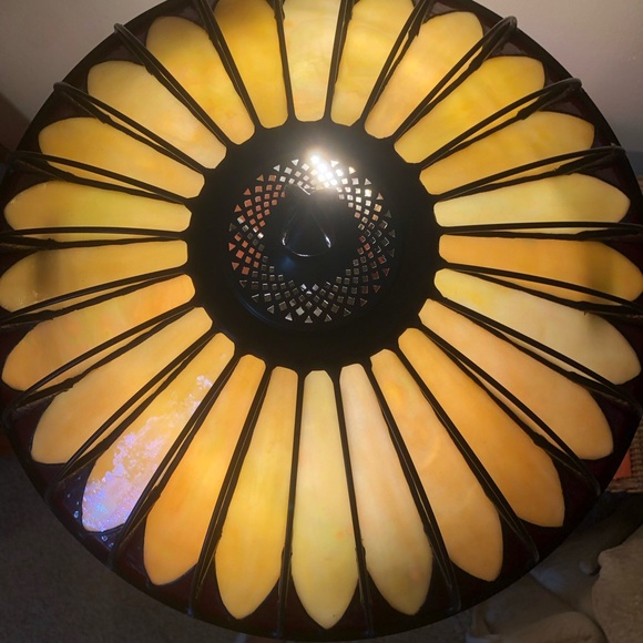 Authentic Quoizel Tiffany Lamp - Picture 4 of 6